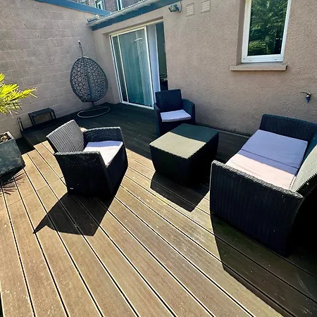Daire Oasis Citadine Terrasse Intime Jardin Privatif En Plein Centre 70m2